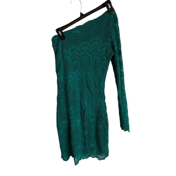 NIGHTCAP x CARISA RENE Victorian Lace One Sleeve Dress - Picture 5 of 10